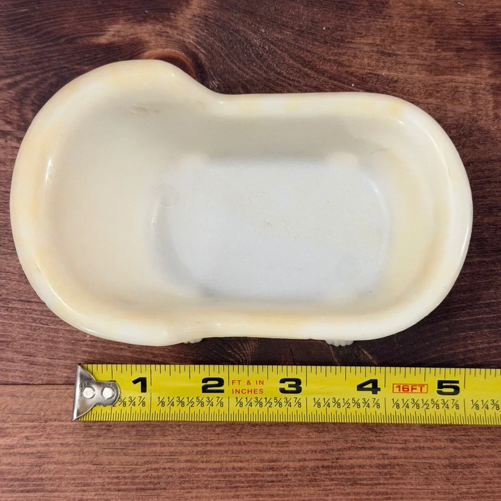 Vintage 1975 Aluminum Housewares Co Plastic Clawfoot Bathtub Soap Dish Cream